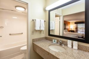 Clarion Inn Biltmore Village,,3 star