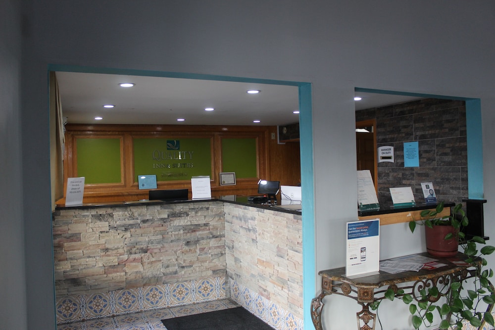 quality inn and suites university area