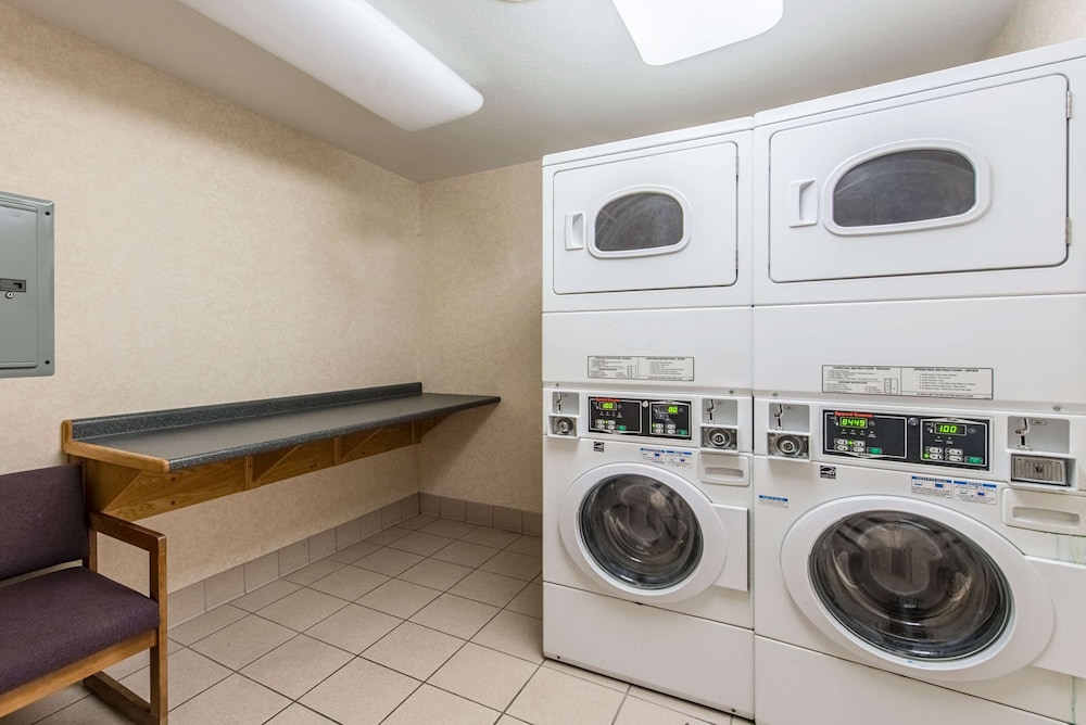 quality inn and suites university area