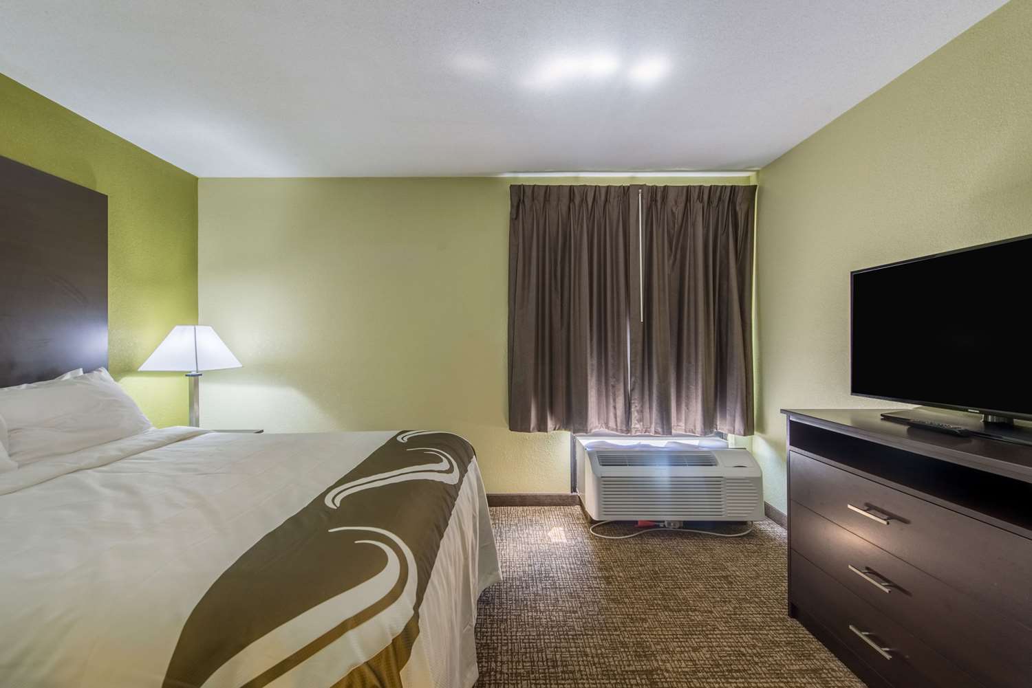 quality inn and suites university area