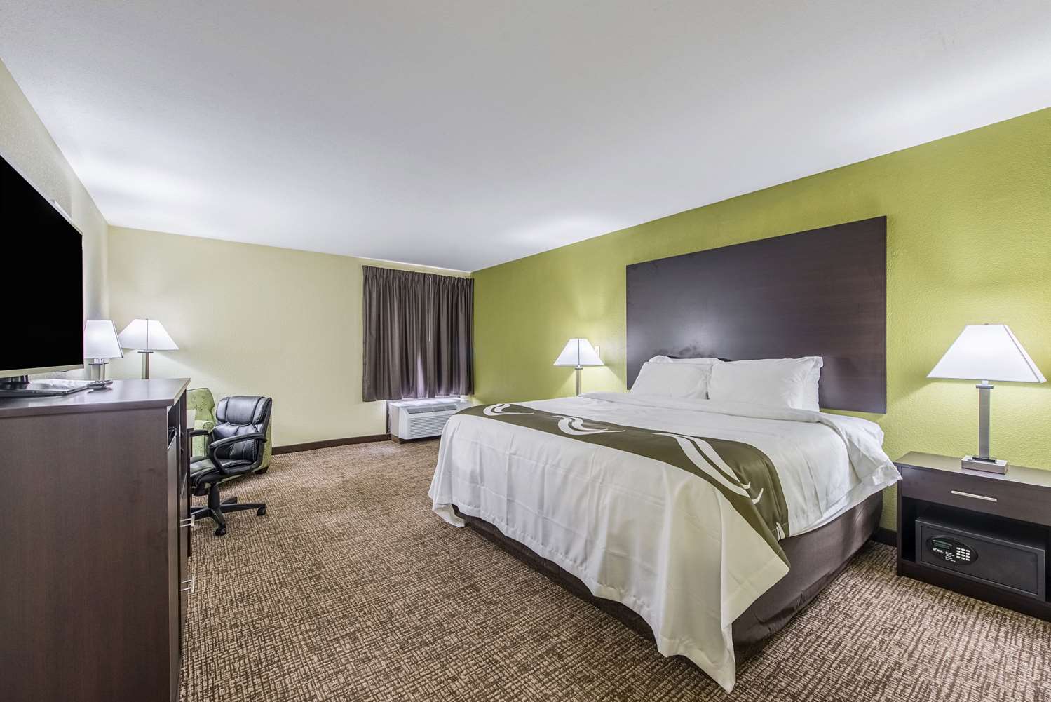 quality inn and suites university area