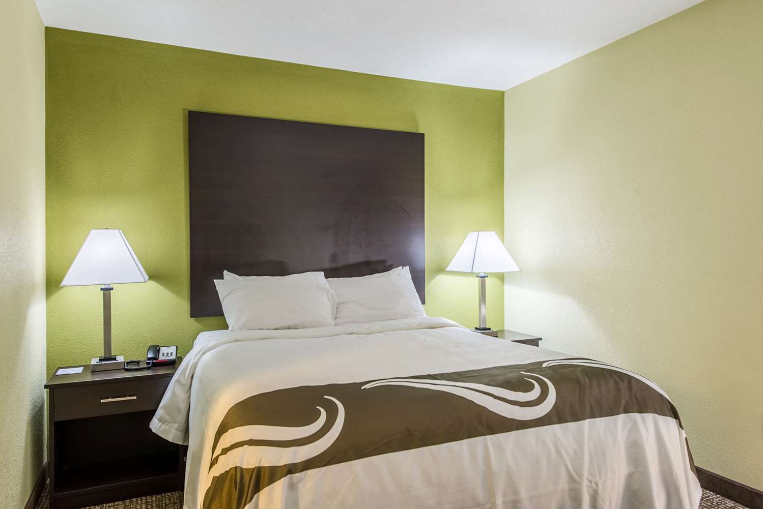 quality inn and suites university area