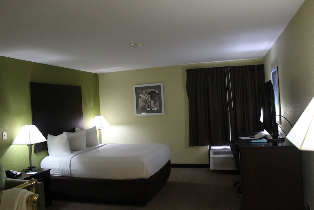 quality inn and suites university area