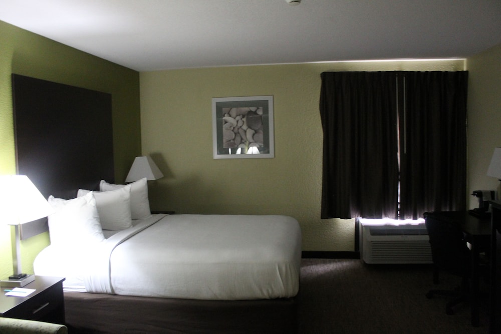 quality inn and suites university area