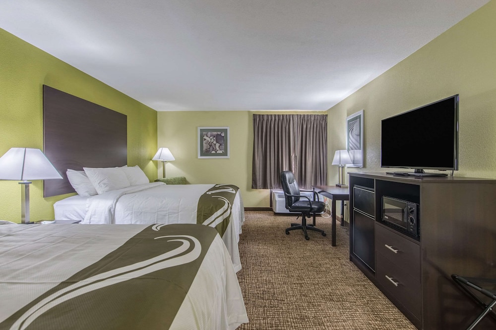 quality inn and suites university area