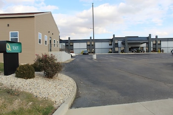 quality inn and suites university area