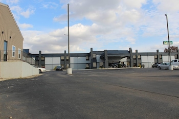 quality inn and suites university area