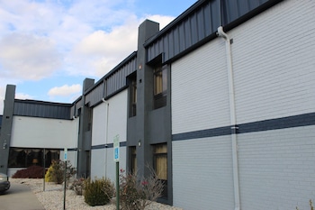 quality inn and suites university area
