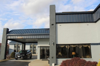 quality inn and suites university area