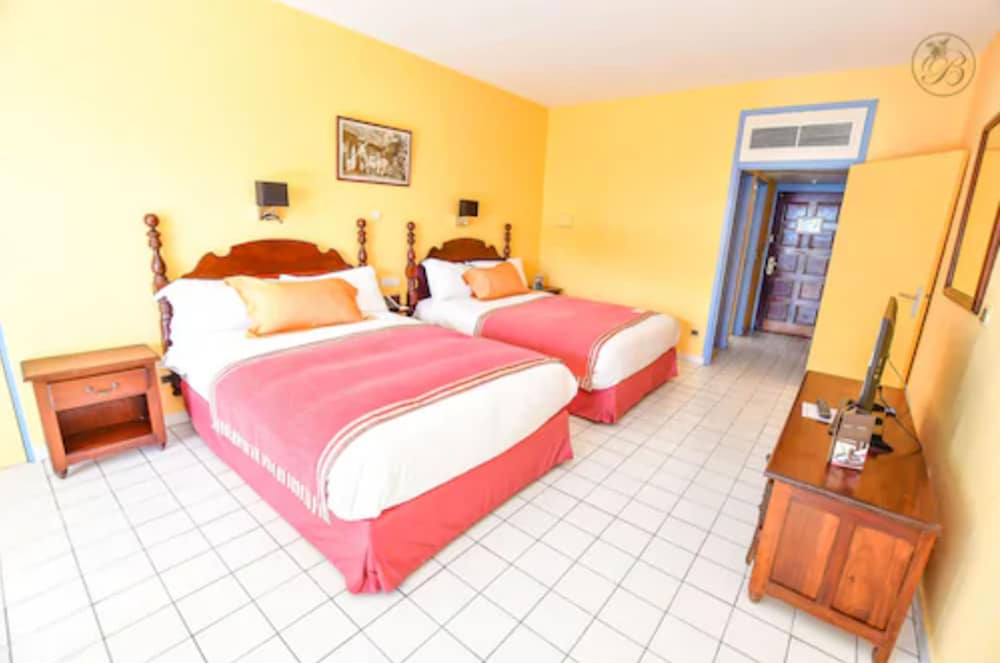 hotel bakoua les trois ilets