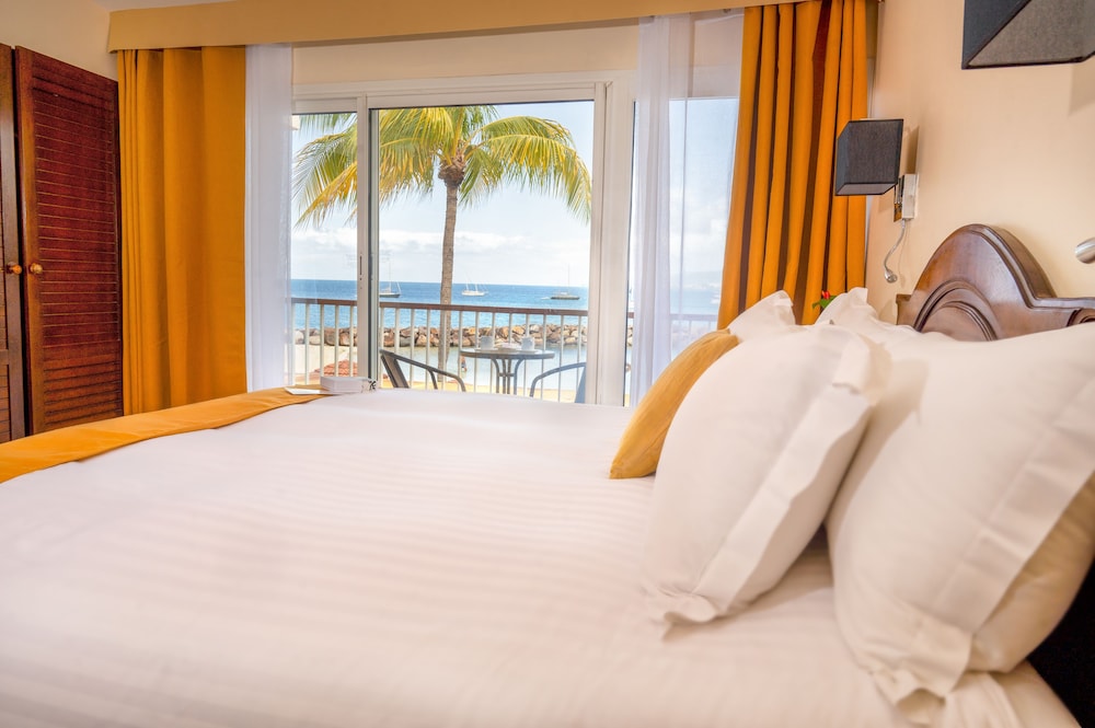 hotel bakoua les trois ilets