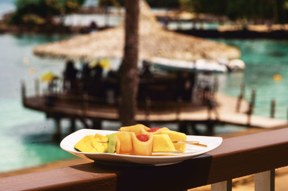 hotel bakoua les trois ilets