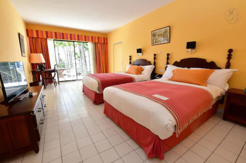 hotel bakoua les trois ilets