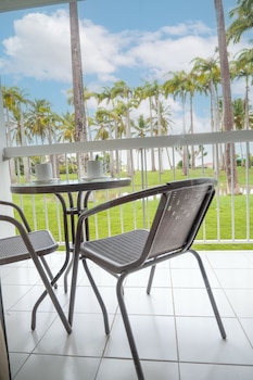 hotel bakoua les trois ilets