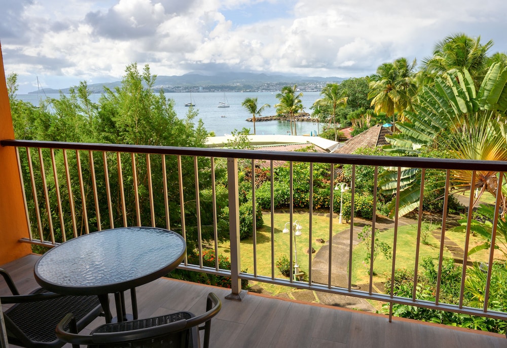 hotel bakoua les trois ilets