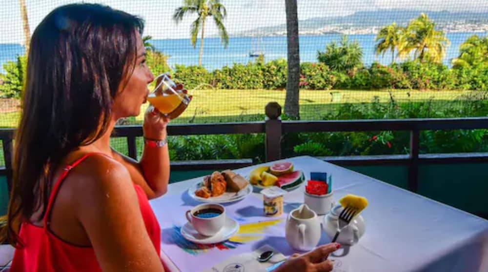 hotel bakoua les trois ilets