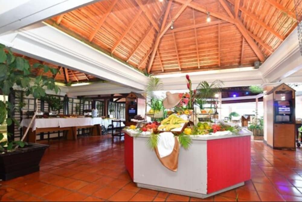 hotel bakoua les trois ilets
