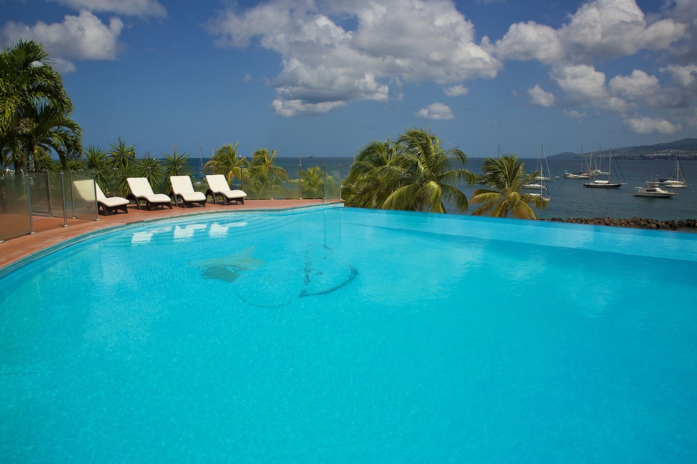 hotel bakoua les trois ilets