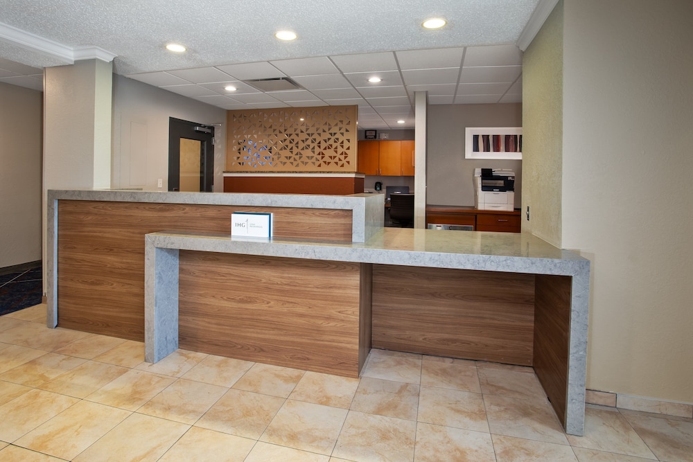 candlewood suites kenosha by ihg