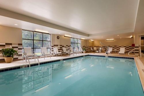 hampton inn and suites camp springs andrews afb