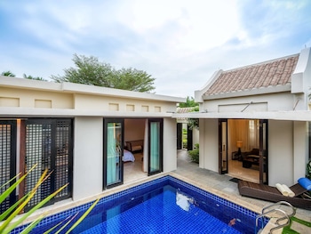 pullman sanya yalong bay villas and resort