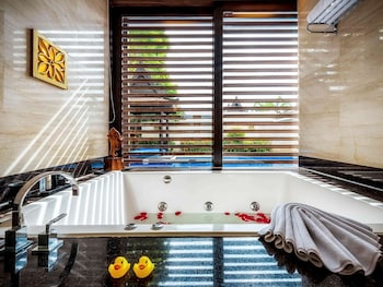 pullman sanya yalong bay villas and resort