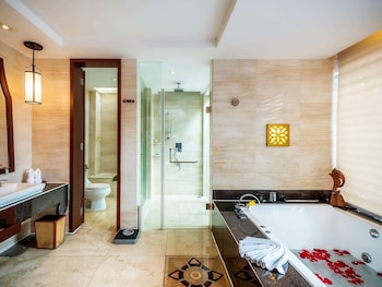 pullman sanya yalong bay villas and resort
