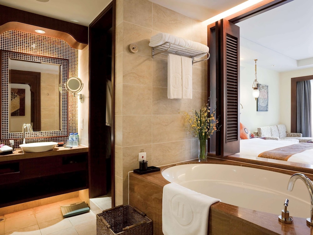 pullman sanya yalong bay villas and resort