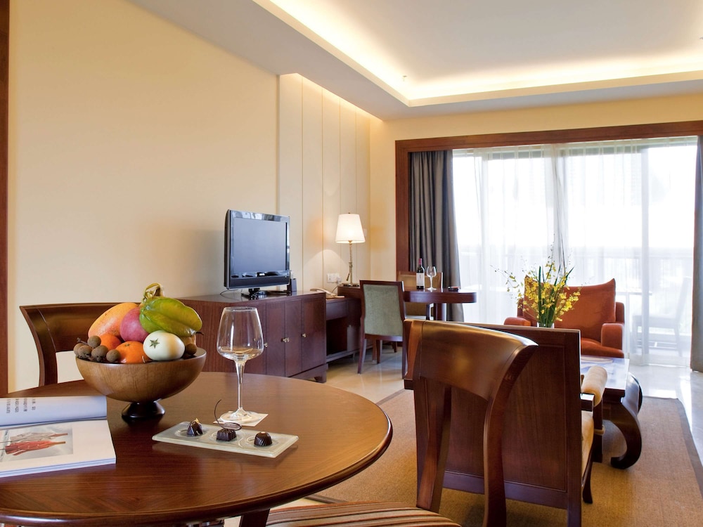 pullman sanya yalong bay villas and resort