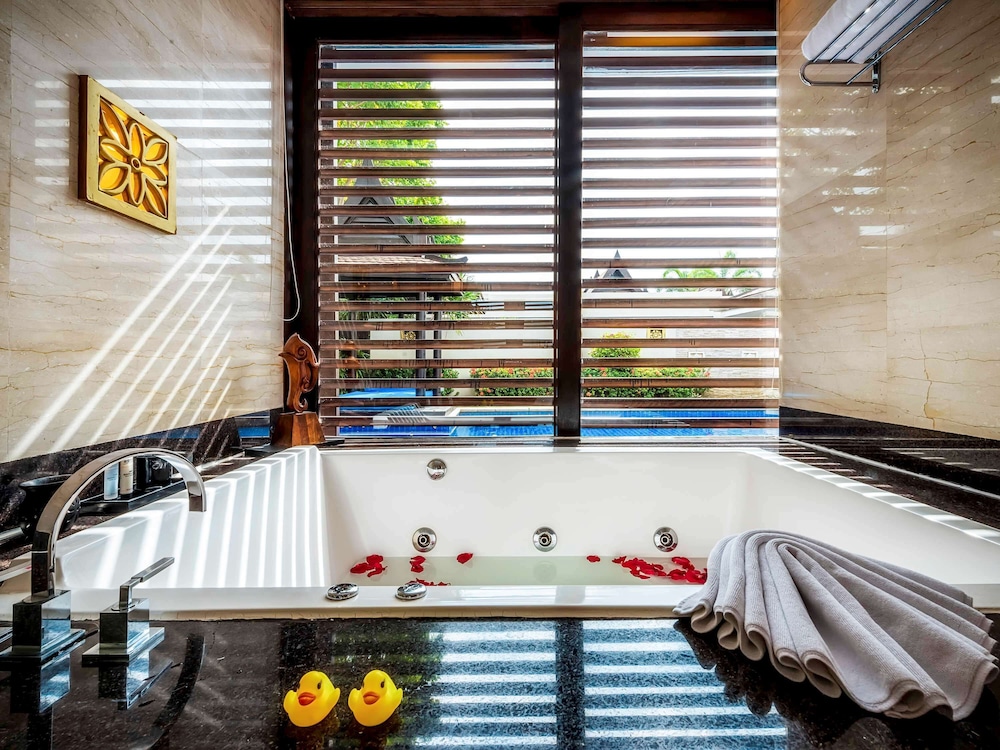 pullman sanya yalong bay villas and resort