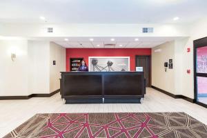 Hampton Inn & Suites Sandusky/Milan,Cleveland>>Avery,3 star