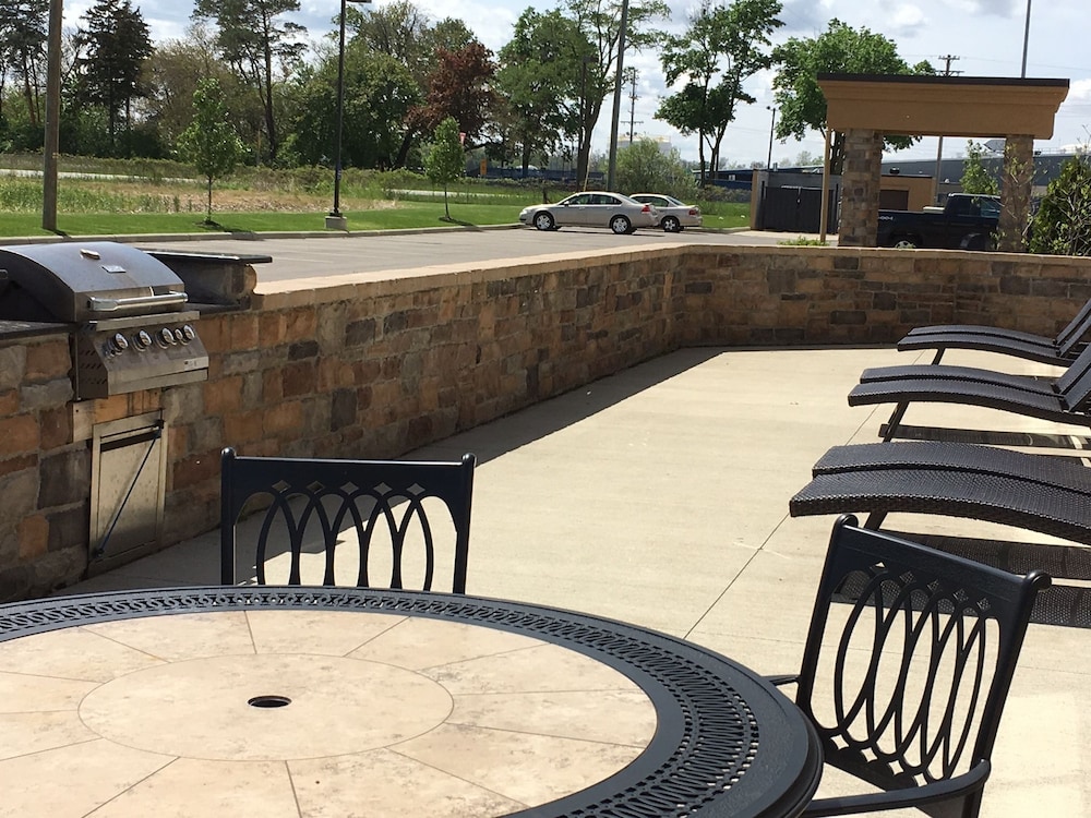 hampton inn and suites sandusky milan