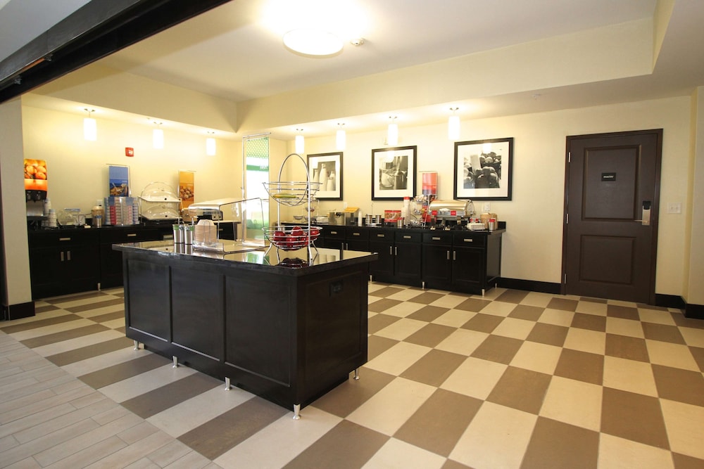hampton inn and suites sandusky milan