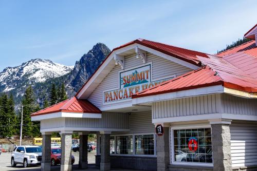 summit inn
