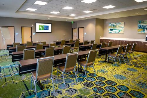 holiday inn express and suites murray