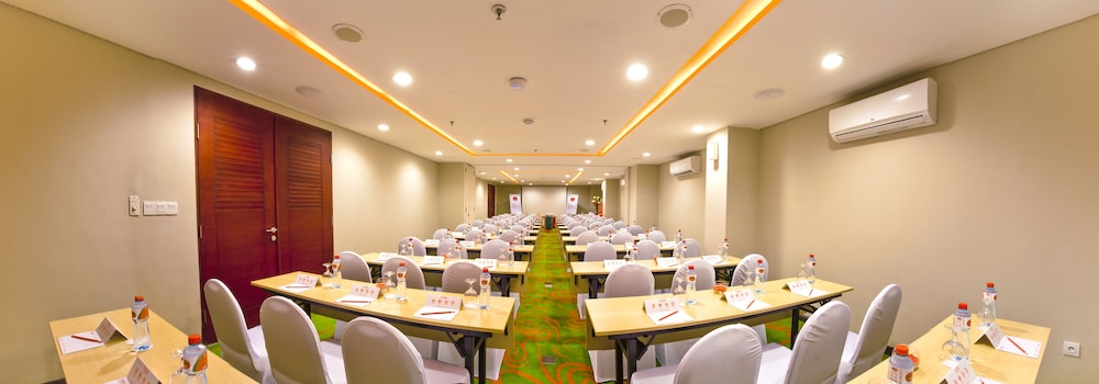 harris hotel seminyak bali