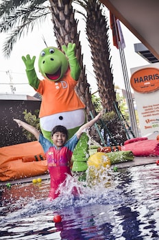 harris hotel seminyak bali