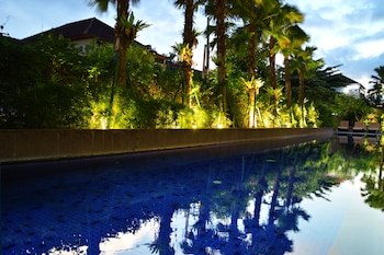 harris hotel seminyak bali