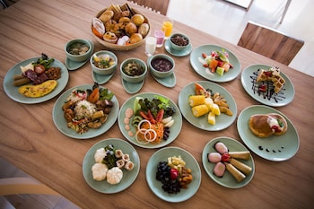 harris hotel seminyak bali