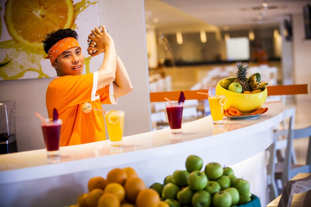 harris hotel seminyak bali