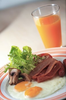 harris hotel seminyak bali