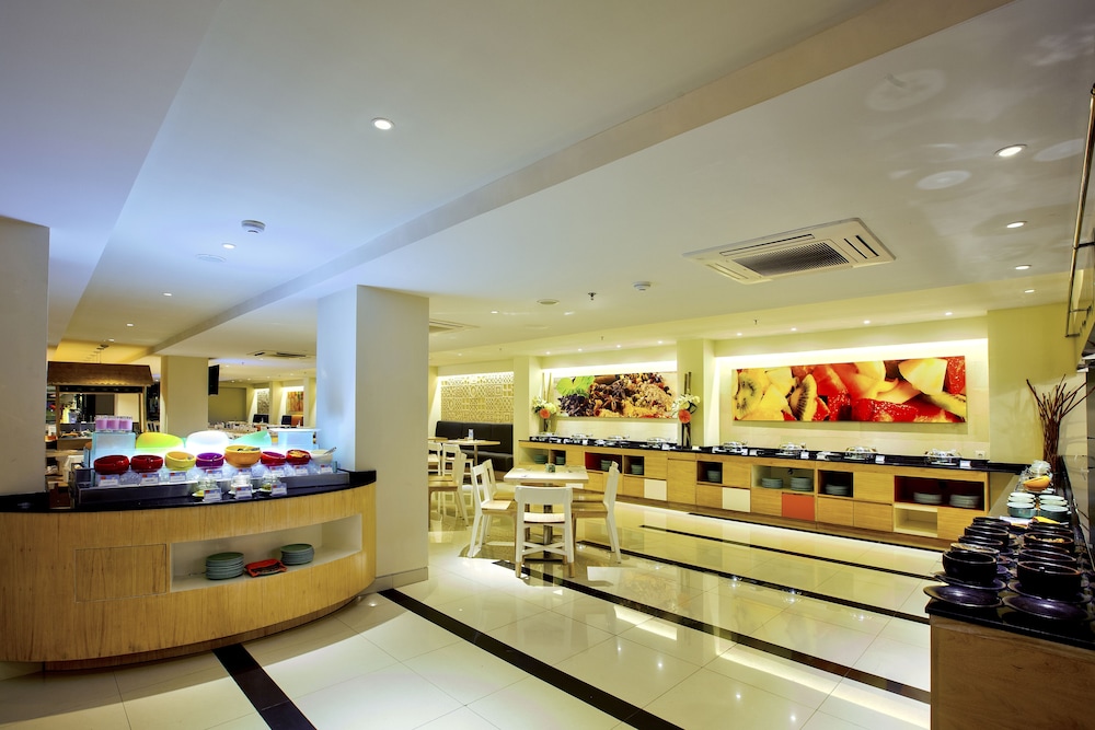 harris hotel seminyak bali