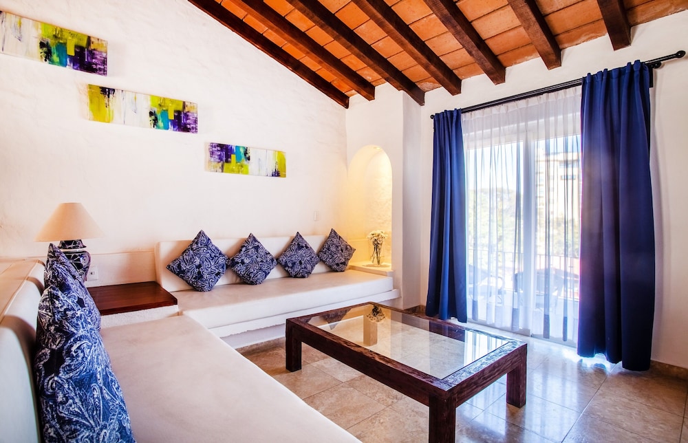 hotel suites mar elena