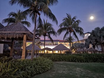 flamingo beach resort and spa