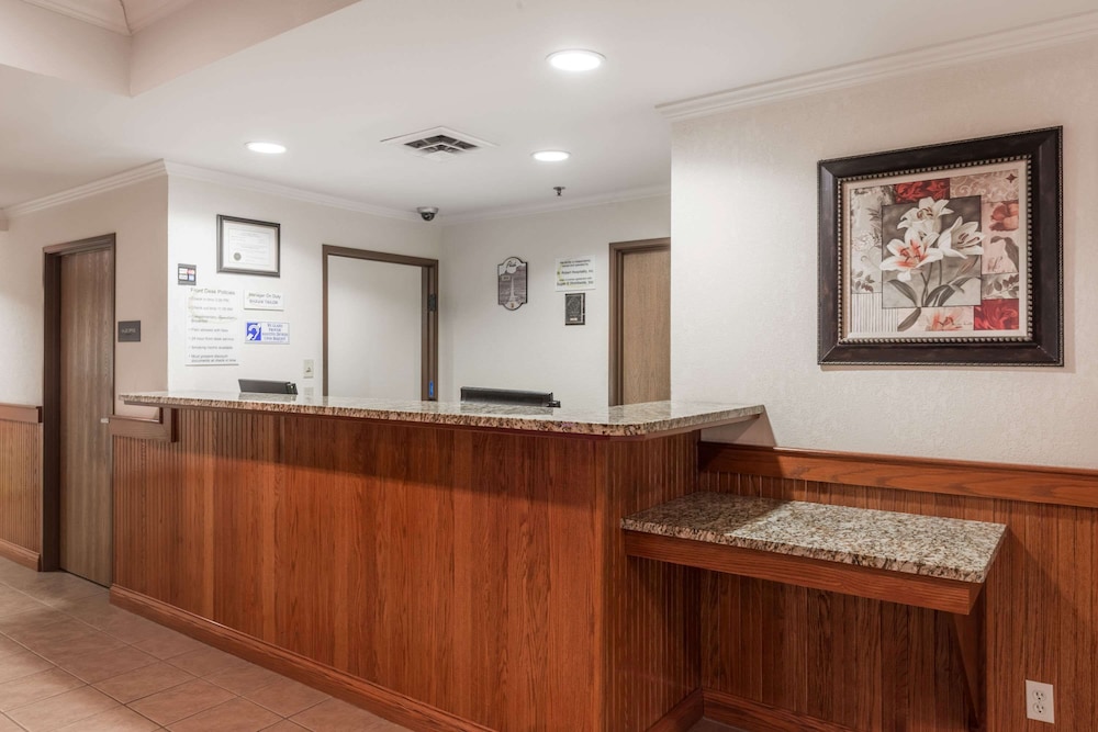 super 8 by wyndham st robert ft leonard wood area