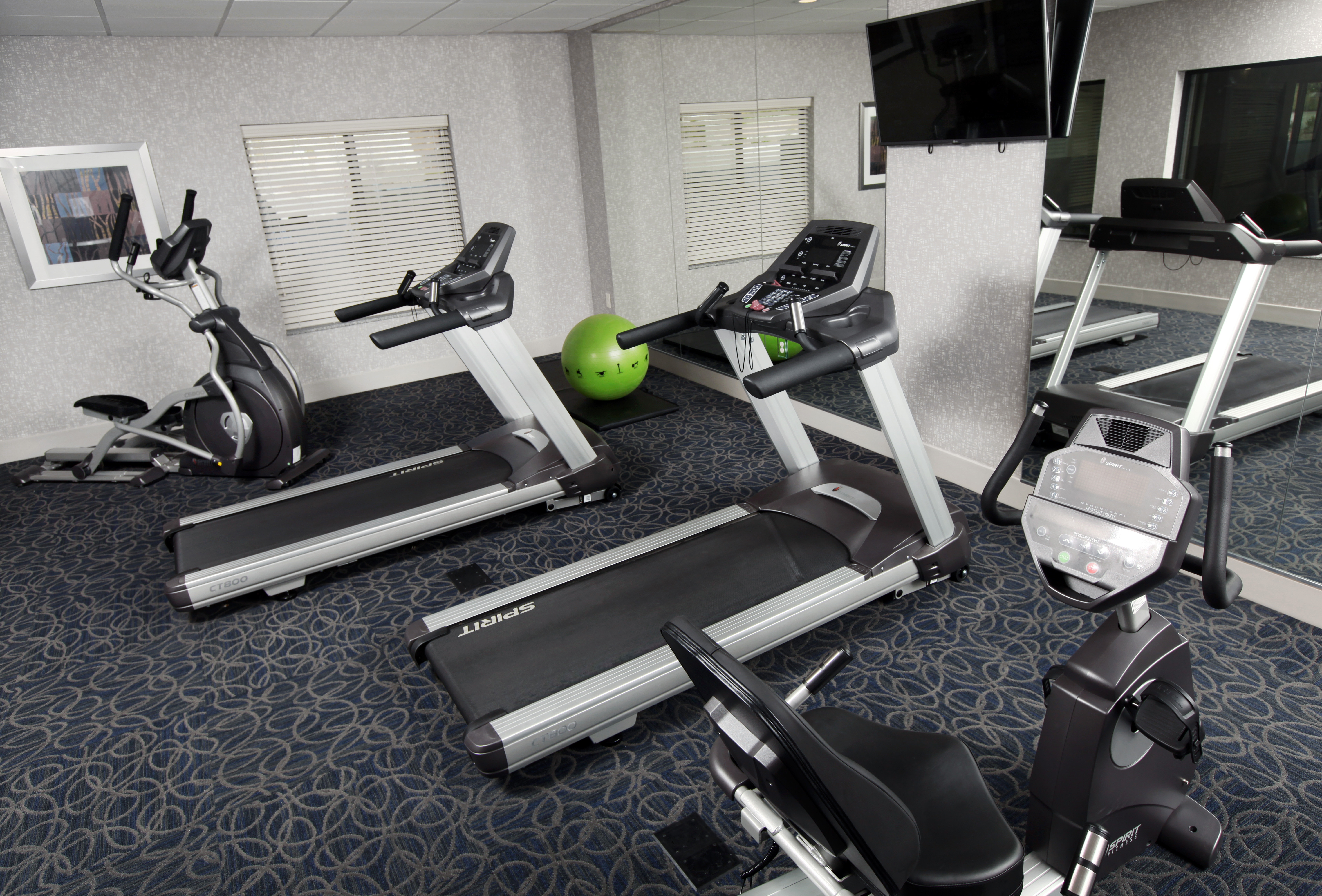 holiday inn express and suites omaha south ralston