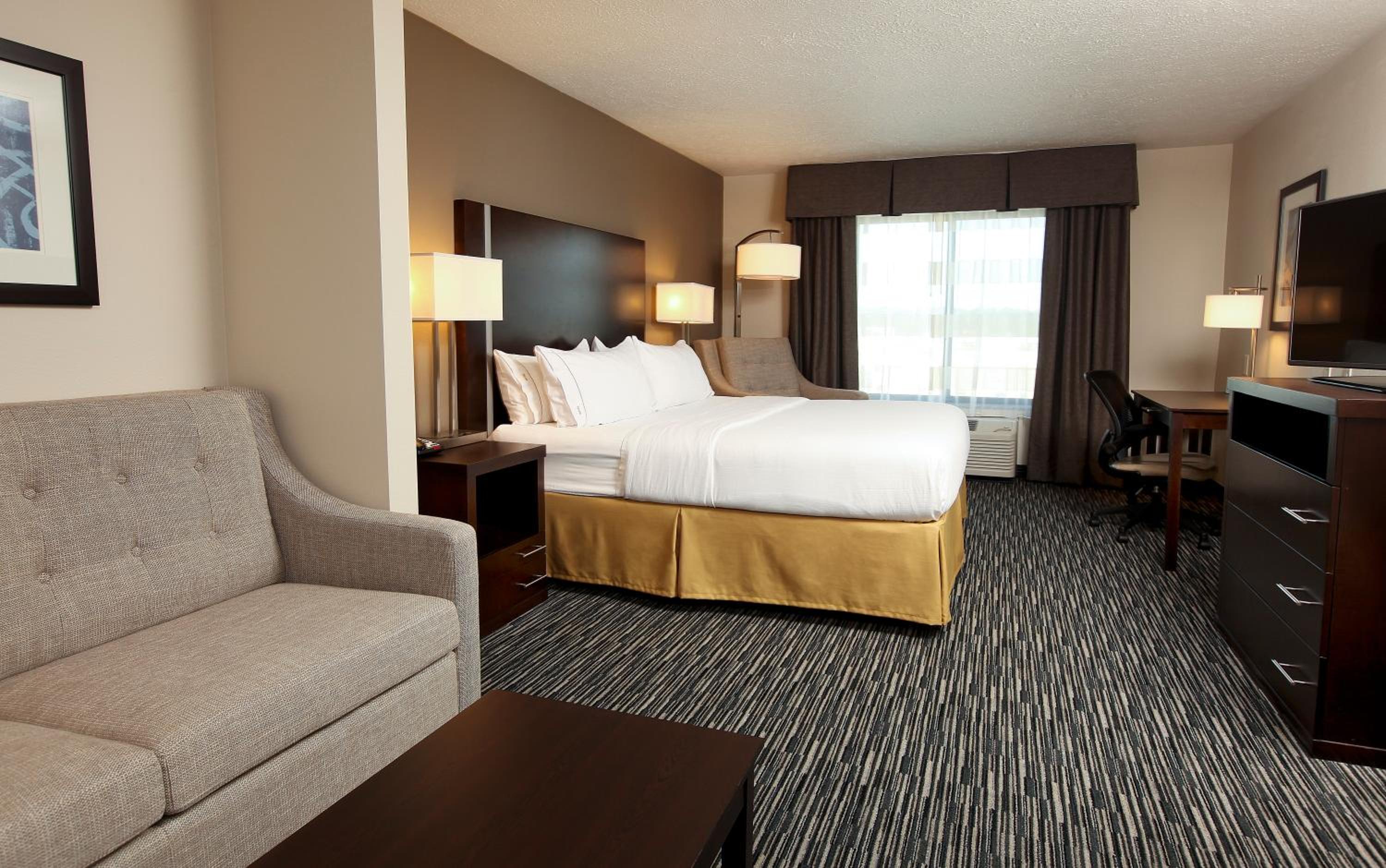 holiday inn express and suites omaha south ralston