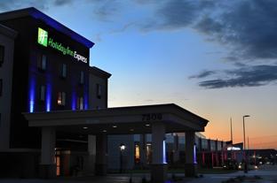 holiday inn express and suites omaha south ralston