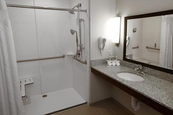 holiday inn express and suites omaha south ralston
