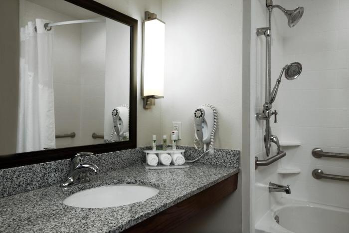 holiday inn express and suites omaha south ralston